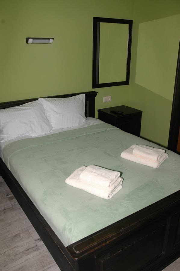 Guest House Lviv Extérieur photo