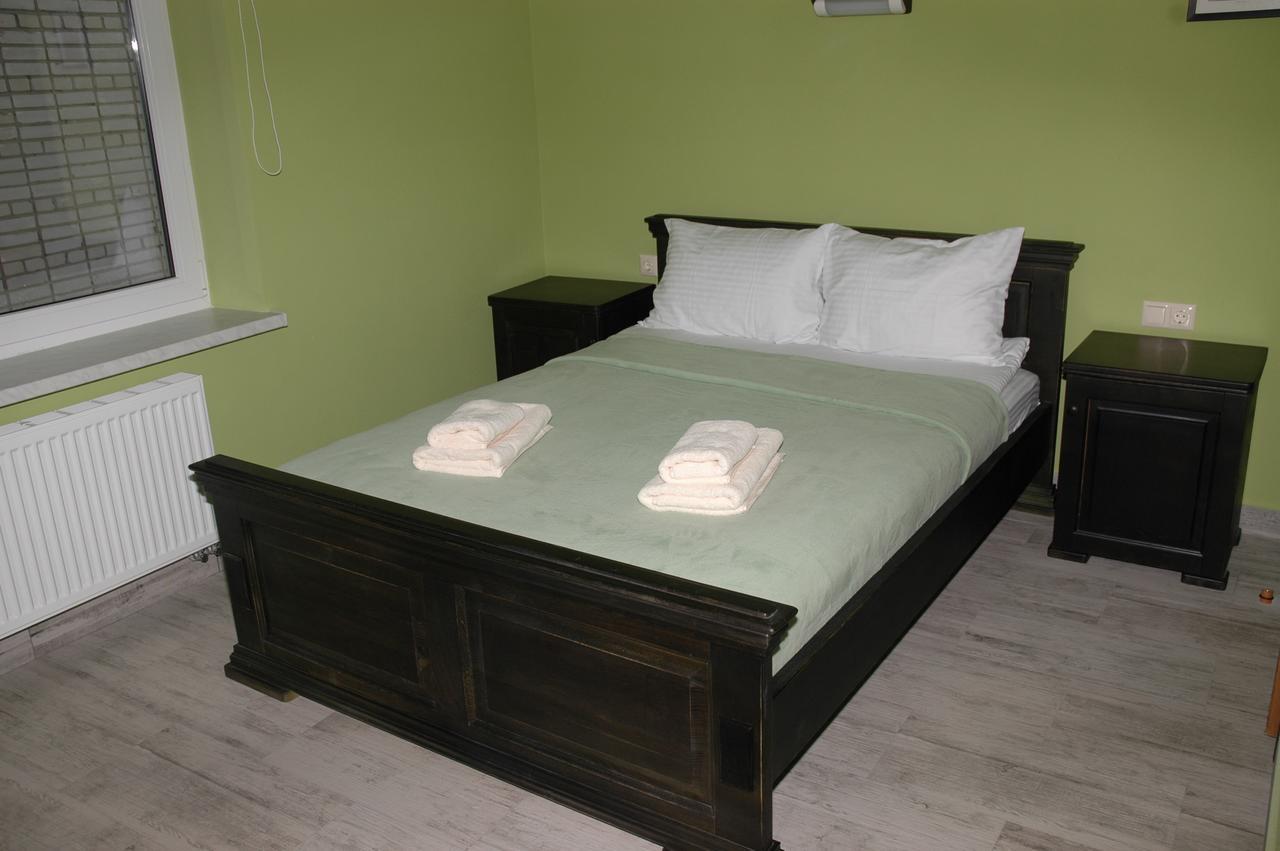Guest House Lviv Extérieur photo