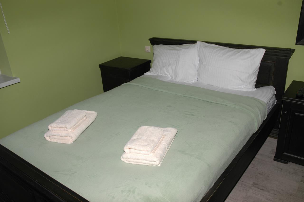 Guest House Lviv Extérieur photo