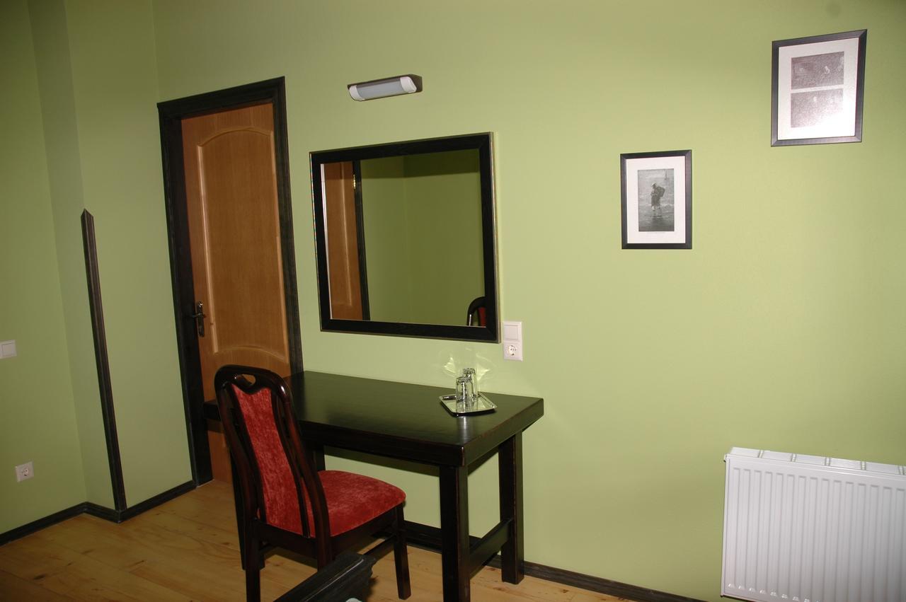 Guest House Lviv Extérieur photo