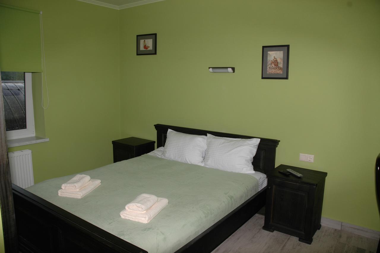 Guest House Lviv Extérieur photo