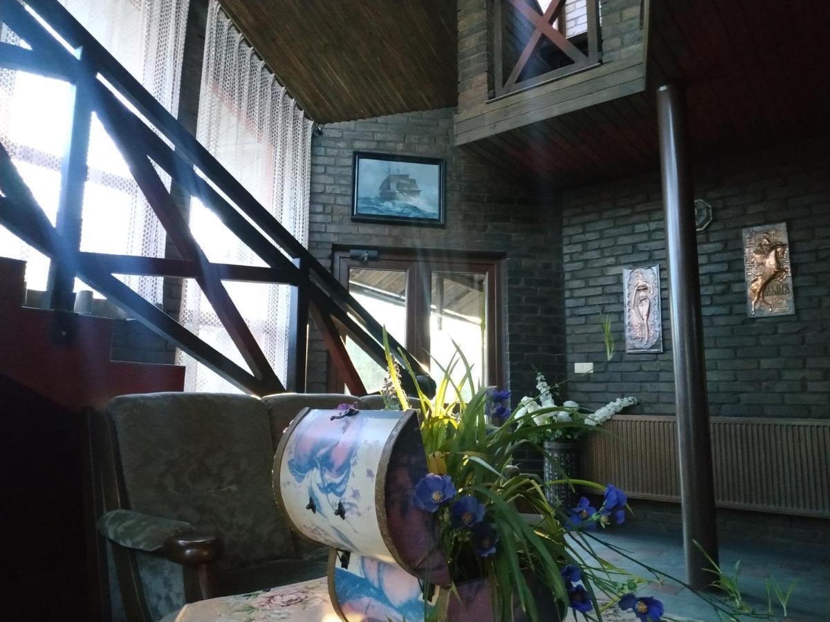 Guest House Lviv Extérieur photo