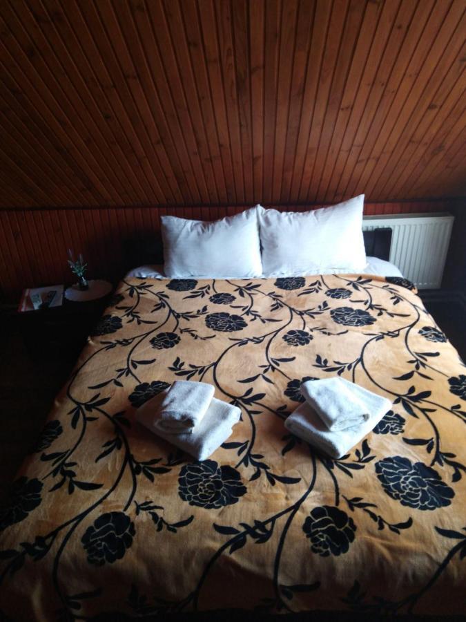 Guest House Lviv Extérieur photo