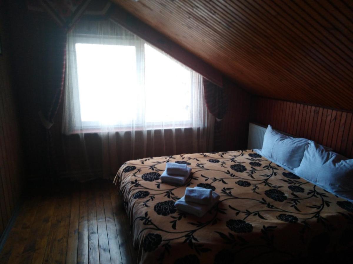 Guest House Lviv Extérieur photo