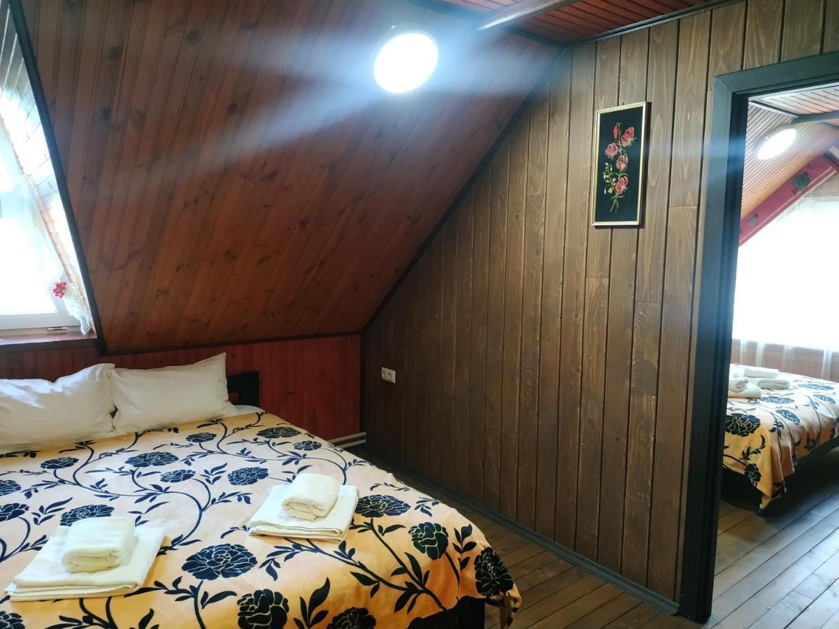 Guest House Lviv Extérieur photo